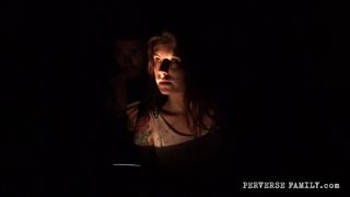 Извращённая семейка устраивает жёсткие инцесты у себя дома